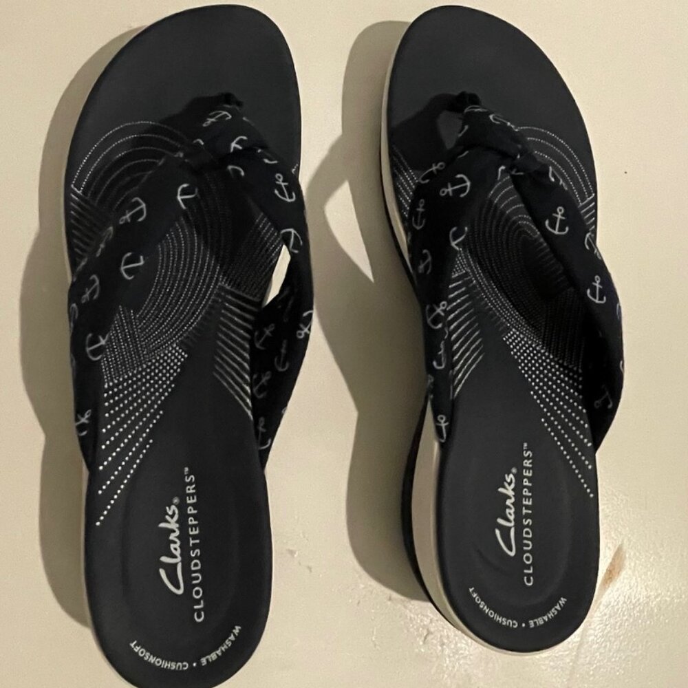 CLARKS Cloudstepper Flip Flop Sandals - Navy/White - Picture 9 of 12